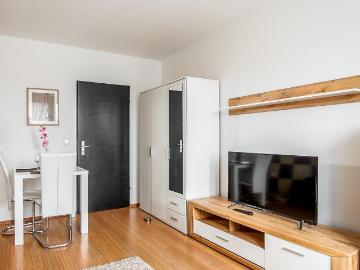 Traumhafte, möblierte 1 Zi Wohnung mit Balkon & WiFi in der Nürnberger Innenstadt