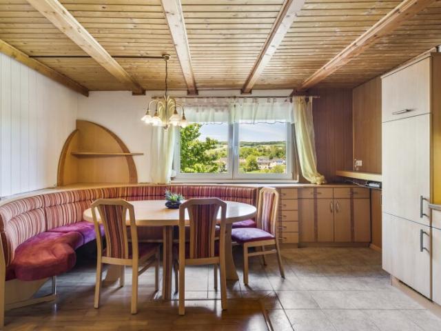 TRAUMHAFTE AUSSICHT mit unverbaubarer FERNSICHT SÜD WESTHANG mit ALTBESTAND GERINGE SANIERUNGSARBEITEN!
