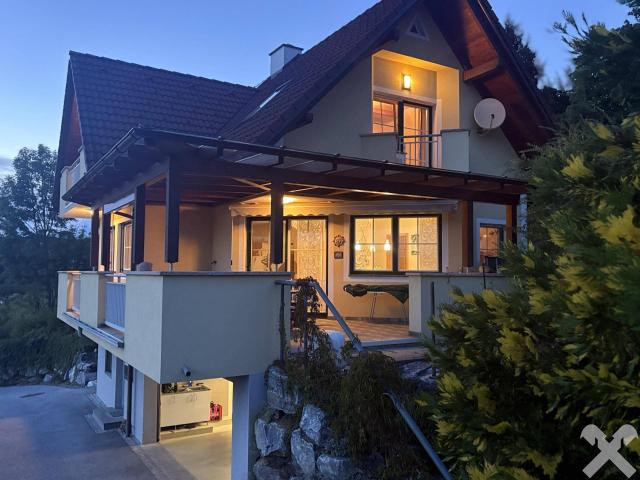 Traumhafte Aussicht inklusive: Wohnhaus in begehrter Hanglage von Klein Gaisfeld