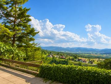 Reserviert! Traumhafte Aussicht, ruhige Lage und 6000m2 Land