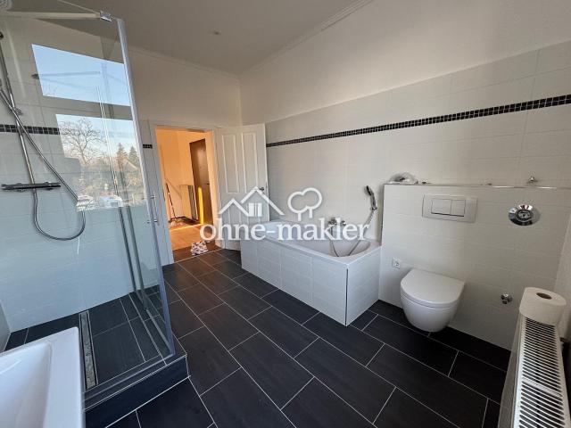 Traumhafte Altbau 3 Zimmer Wohnung in zentraler Lage