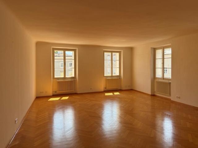 Traumhafte Altbauwohnung im Herzen Salzburgs