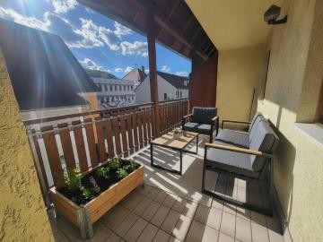 Traumhafte Balkonwohnung am Fuße des Schlossberges – Provisionsfrei!