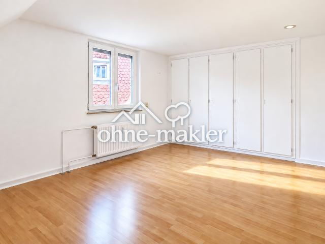 Traumhafte Dachterrasse! Helle 2 Zimmer Dachgeschosswohnung in zentraler Lage