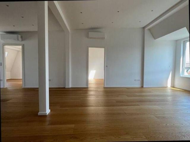 Traumhafte Dachgeschoß Wohnung in bester Lage