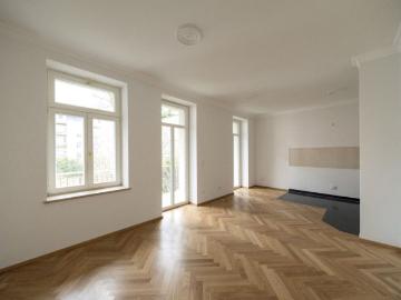 Traumhafte Dachgeschoss Maisonettenwohnung mit Fußboheizung, Balkon und Parkett !