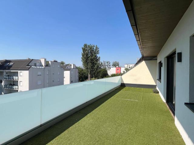 Traumhafte Dachgeschosswohnung auf zwei Ebenen mit exklusiven Dachterrassen In 2700 Wiener Neustadt