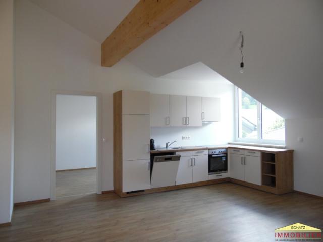 Traumhafte Dachgeschoßwohnung in Weissenbach: 3 Zimmer, Balkon & Top Ausstattung!