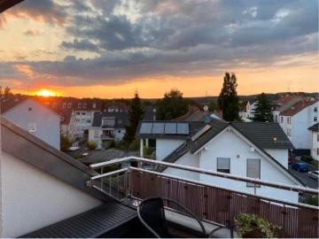 ☀️ Traumhafte Dachgeschosswohnung mit Aufzug & TG Stellplatz