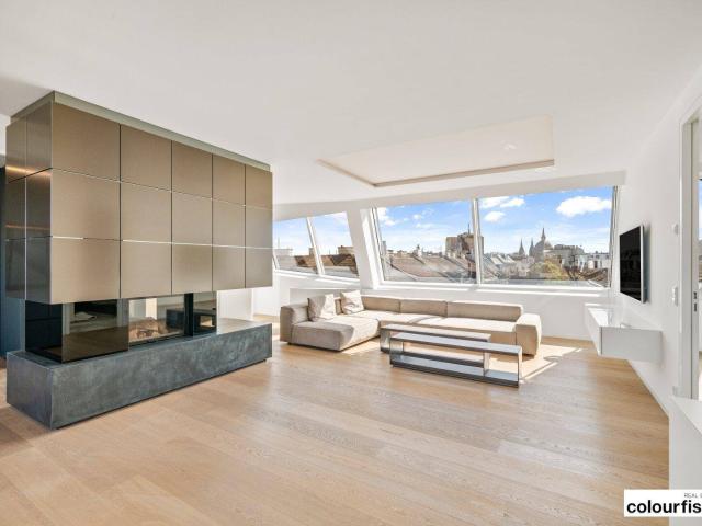 Traumhafte Dachgeschoßwohnung mit großzügiger Dachterrasse in perfekter Lage steht zum Verkauf inklusive 2 Garagenstellplätzen und Möblierung