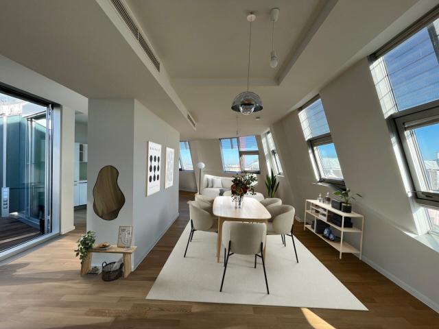 Traumhafte Dachgeschoßwohnung mit herrlichem Ausblick zu mieten in 1060 Wien