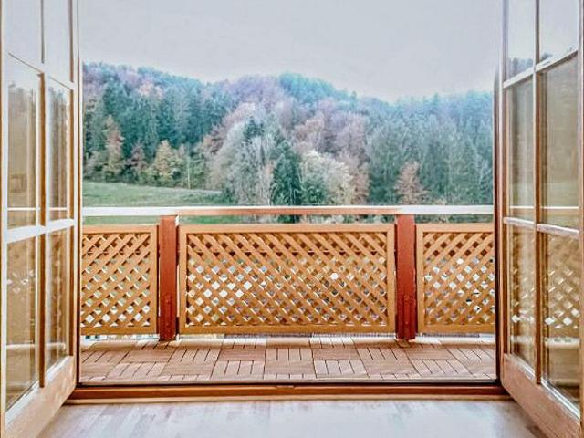 Traumhafte Dachgeschoßwohnung mit Panoramablick in Plainfeld