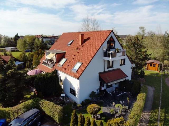 Traumhafte Dachgeschosswohnung mit zwei Balkonen in bester Lage zu verkaufen!
