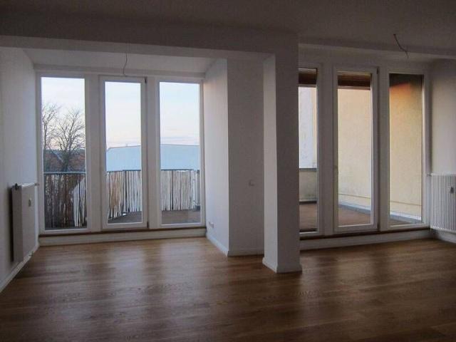 Traumhafte Dachgeschosswohnung über den Dächern Berlins!