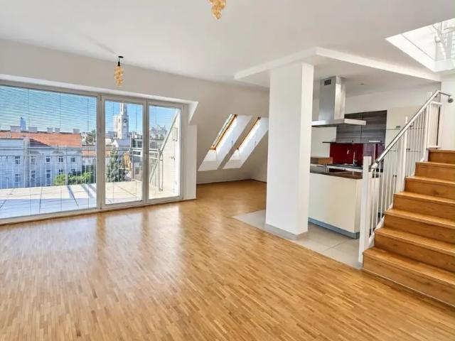 Traumhafte DG Wohnung in 1210 Wien: 3 Zimmer, 3 Terrassen, modern und zentral!