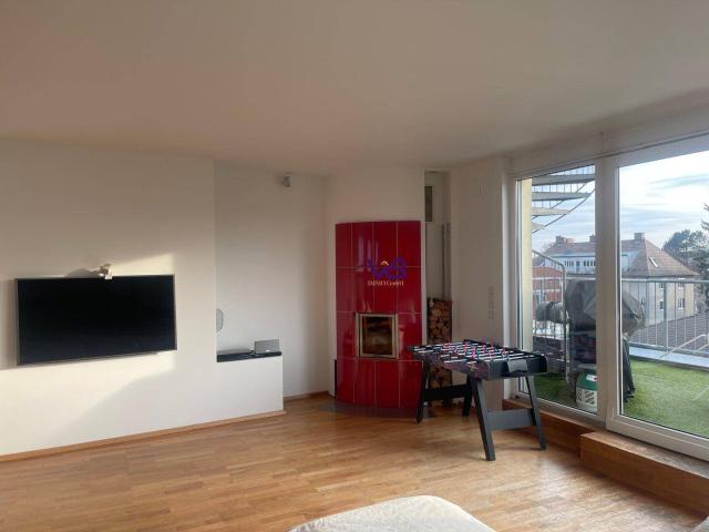 Traumhafte DG Wohnung, Zentrumsnähe, mit Freiflächen, Dachgarten und KFZ Stellplatz