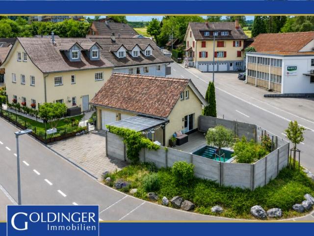 Traumhafte Doppelhaushälfte mit Garten und Poollandschaft