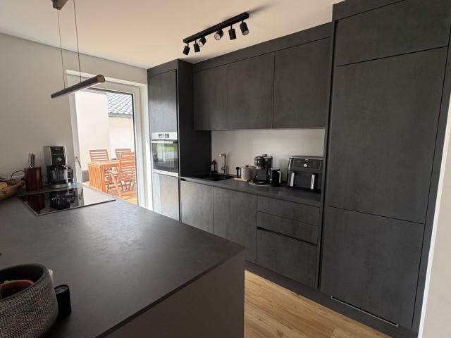 Neuwertige, Traumhafte Eigentumswohnung mit Südseitigem Balkon und Westseitiger Terrasse!