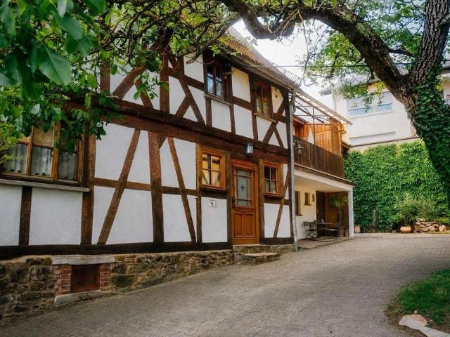 Traumhafte Fachwerk Hofreite modern, mit Scheune und 2 Gärten