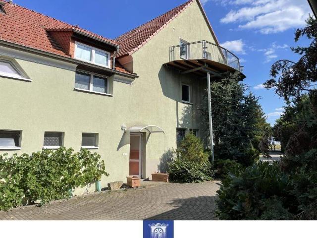 Traumhafte Galeriewohnung mit groÃem Balkon und EBK in grÃ¼ner ruhiger Lage!