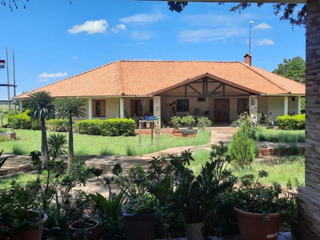 Traumhafte Immobilie in Paraguay zu verkaufen + Pool + Gästehaus