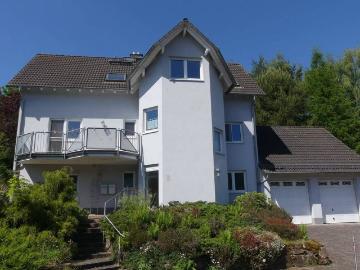 Traumhafte Lage! Wohnhaus mit ELW und einem Grundstück mit fast 14.000 m², nicht nur für Naturliebhaber, in Mossautal