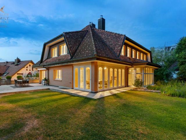 Traumhafte Landhausvilla mit Pool und idyllischer Gartenanlage