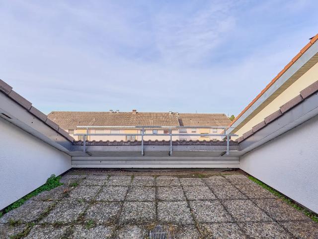 Traumhafte Loggia! Modernisierte 3 Zimmer DG Wohnung in Schwetzingen zur Miete