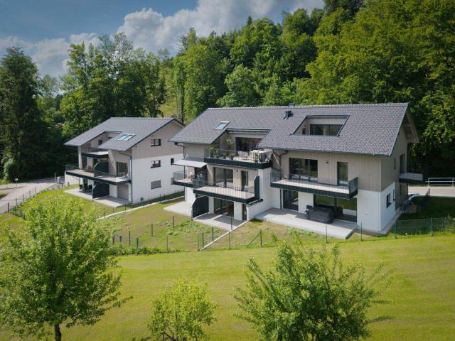 Traumhafte Penthousewohnung mit Attersee Blick: Erstbezug mit Balkon und Terrasse!