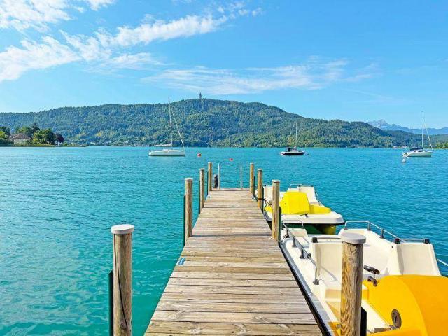 Traumhafte Seeblick Gartenwohnung mit exklusiven Seezugang in Pörtschach am Wörthersee