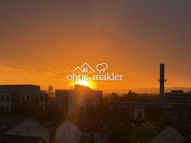 Traumhafte Sonnenuntergänge: helle 1 Zimmer Wohnung mit Loggia, Aufzug