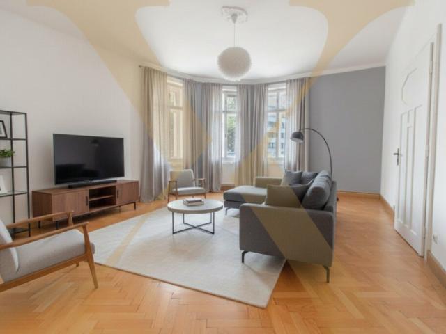 Traumhafte, teilweise sanierungsbedürftige Altbauwohnung mit 5,5 Zimmern und Loggia nahe Linz Zentrum zu verkaufen!
