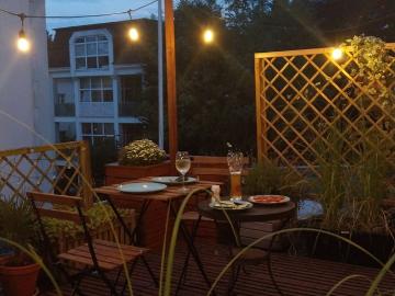 Traumhafte und helle 2 Zimmer Wohnung mit Wintergarten und Dachterrasse Dobbenviertel