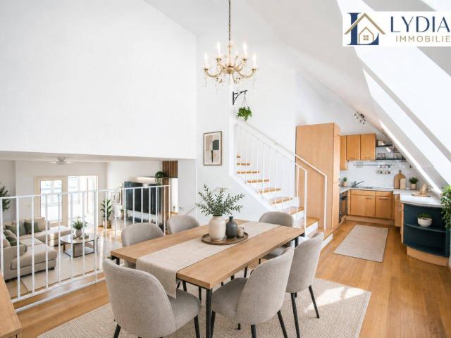 Traumhafte und helle DG Wohnung mit 4 Zimmer und hofseitiger Terrasse Top Infrastruktur