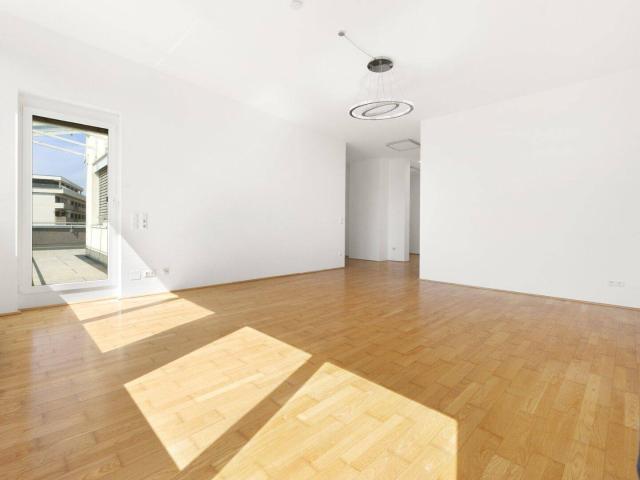 Traumhafte und junge 4 Zimmer 110m² Terrassenwohnung plus 2 Tiefgaragenplätze Stadtwohnung Hans Sachs Straße