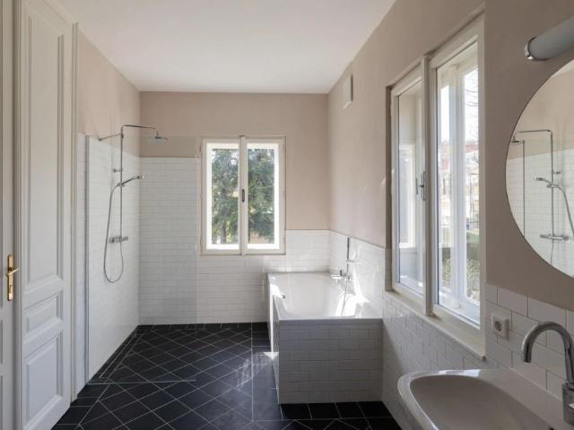 Traumhafte Villa mit ca. 1.000 m² Garten und Garage | hochwertig saniert | TOP PREIS!