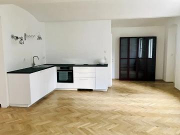 Traumhafte Villa mit ca. 1.000 m² Garten und Garage | hochwertig saniert | TOP PREIS!