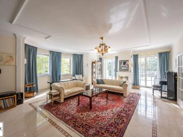 Traumhafte Villa mit historischem Flair, großem Garten, Pool, Sauna & und vielem mehr!