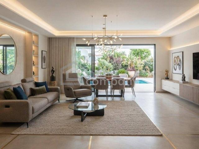 Traumhafte Villa in 1210 Wien – 350m² Luxus, Garten, Pool, Garage