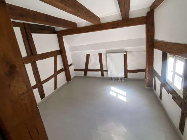 Traumhafte WG Zimmer mit Küche. Top sanierte WG Zimmer, ca 12 m², Nähe Marktplatz in Markröningen