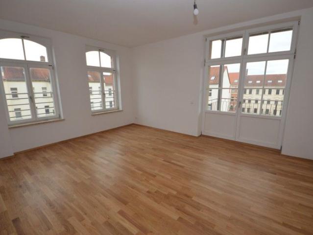 Traumhafte Wohnung in der ehemaligen Kunstdruckanstalt Dr. Trenkler – Co