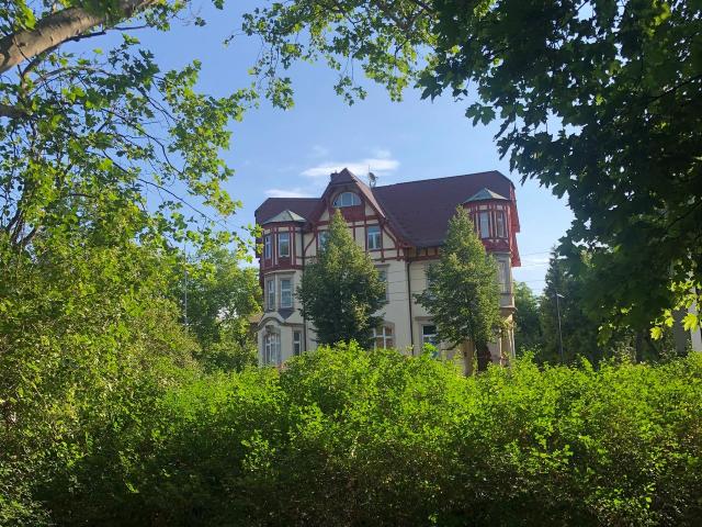 Traumhafte Wohnung mit eigenem Garten und Stellplatz, Leipzig Amsterdam Apartments for Rent
