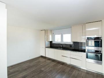 Traumhafte Wohnung mit grossem Balkon!