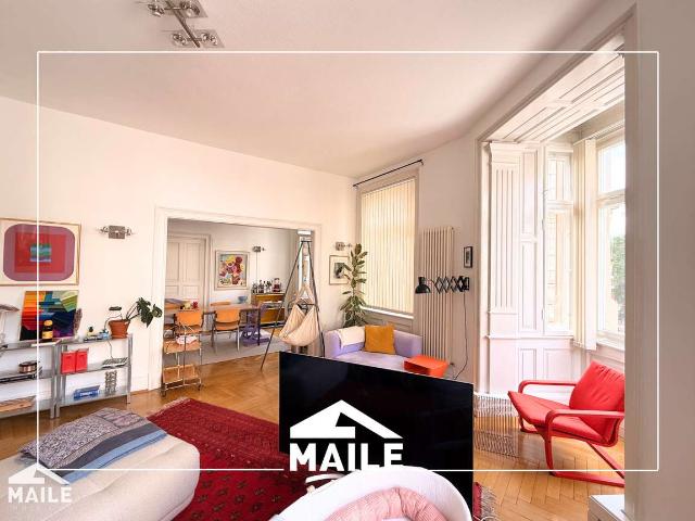 Traumhafte, zentral gelegene 5 Zimmer Altbauwohnung mit neuer EBK, 2 Balkonen und Loggia