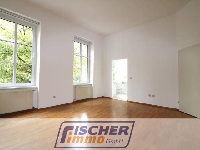 Traumhafte 1 Zimmer Altbauwohnung im 1. Liftstock mit Gemeinschaftsgarten und Zentrumsnähe