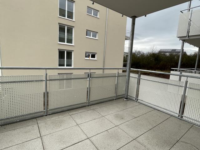 Traumhafte 2 Zi Wohnung, Einbauküche, Balkon, Tiefgaragenstellplatz