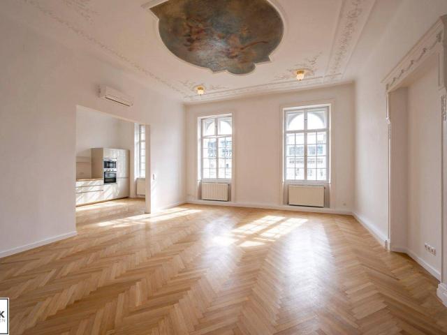traumhafte 2 Zimmer Altbauwohnung in Bestlage