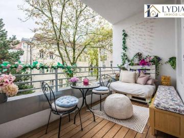 Traumhafte 2 Zimmer Altbauwohnung mit Loggia zum Innenhof, sehr gepflegt, Top Anbindung / Kurzzeitvermietung evtl. möglich