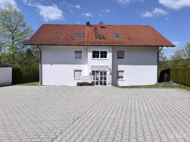 Traumhafte 2 Zimmer Design Wohnung mit Panoramablick auf die Golfplätze!