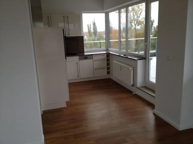 Traumhafte 2 Zimmer Penthousewohnung mit großer Dachterrasse und Seeblick zu mieten!